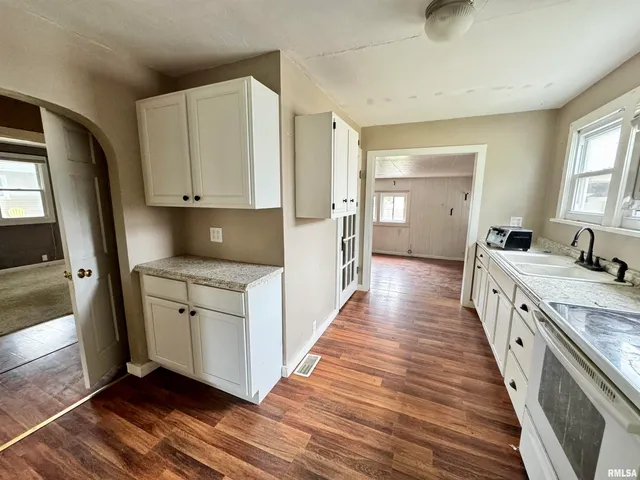 $70,000 | 220 East Washington, Mount Sterling, IL 62353