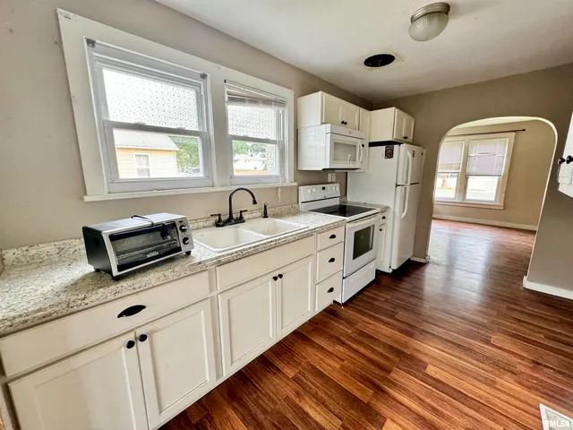 $70,000 | 220 East Washington, Mount Sterling, IL 62353