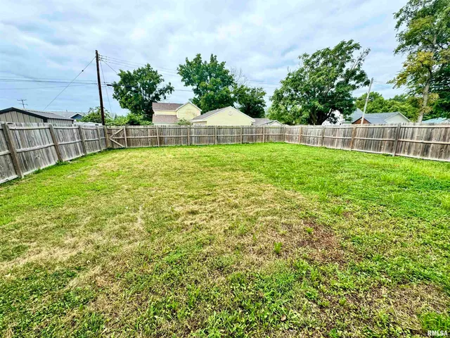 $70,000 | 220 East Washington, Mount Sterling, IL 62353