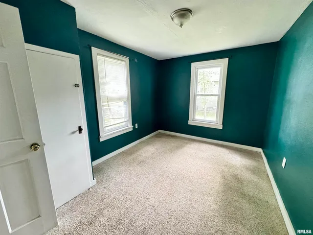 $70,000 | 220 East Washington, Mount Sterling, IL 62353