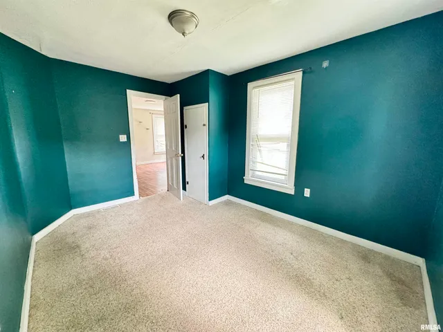 $70,000 | 220 East Washington, Mount Sterling, IL 62353