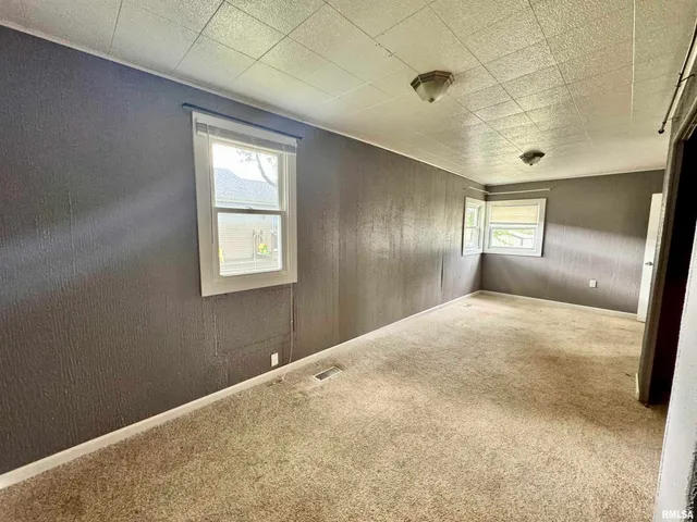 $70,000 | 220 East Washington, Mount Sterling, IL 62353