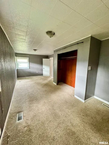 $70,000 | 220 East Washington, Mount Sterling, IL 62353