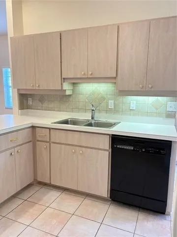 $2,700 | 2338 Tami Sola Street, Sarasota, FL 34237