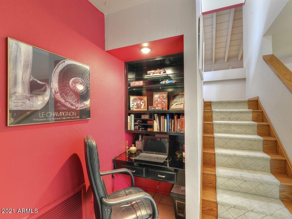 4446 East Camelback Road, Unit 109 Phoenix, AZ 85018 - Photo 15 of 29 Computer Work Space