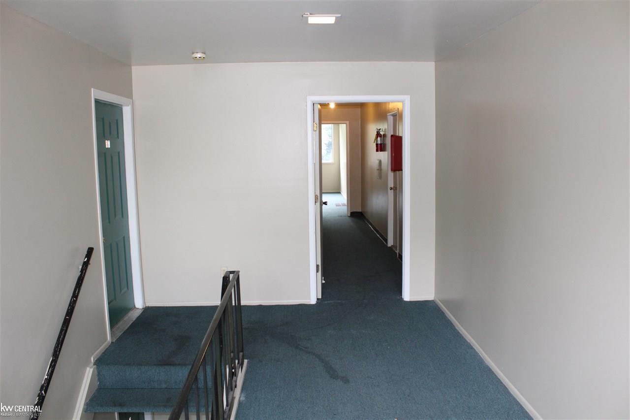 19145 Berg Road Detroit, MI 48219 - Photo 16 of 19 31355778-15.JPG