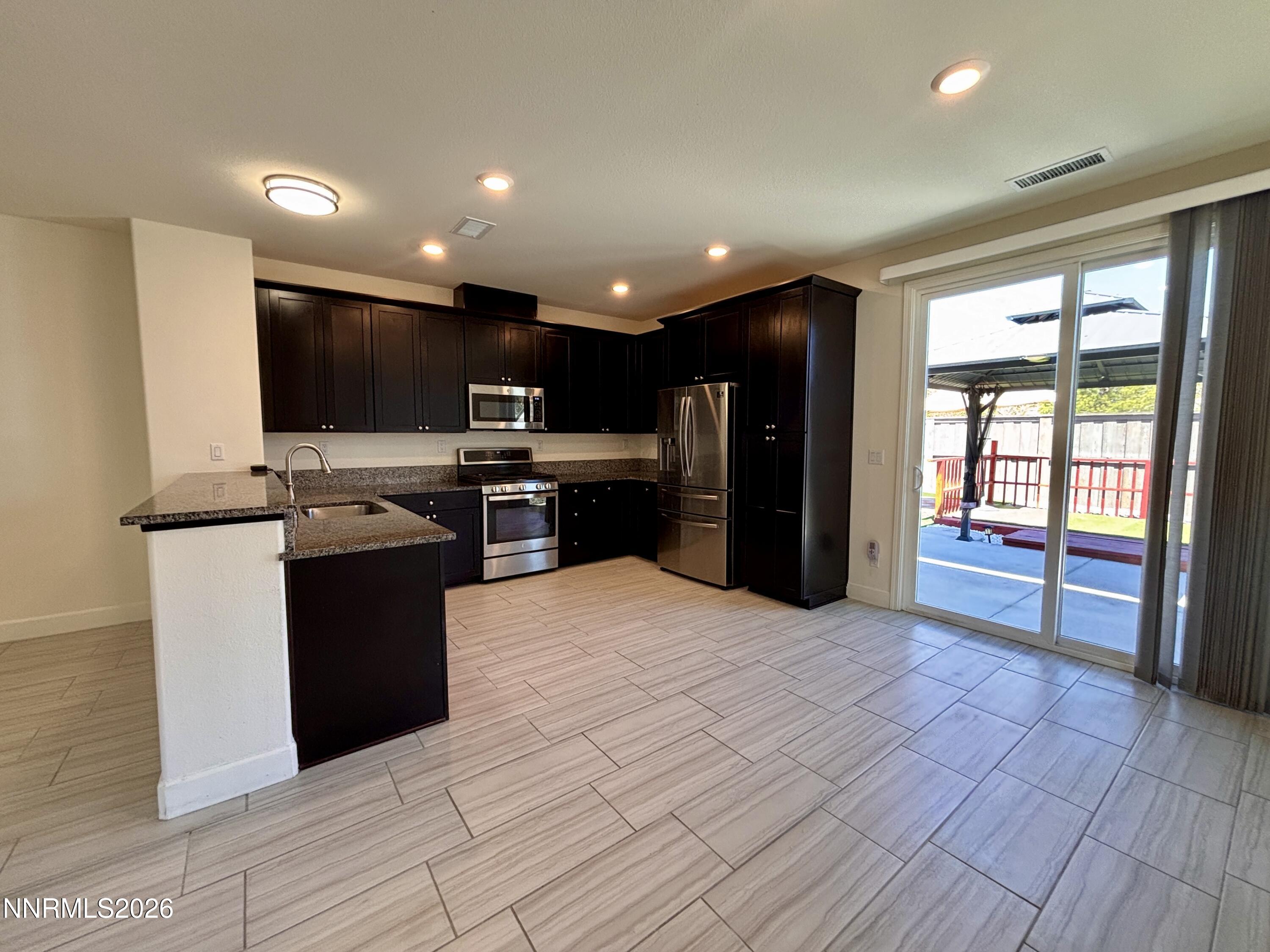 2093 Marcus Way Sparks, NV 89436 - Photo 4 of 25 IMG_5806