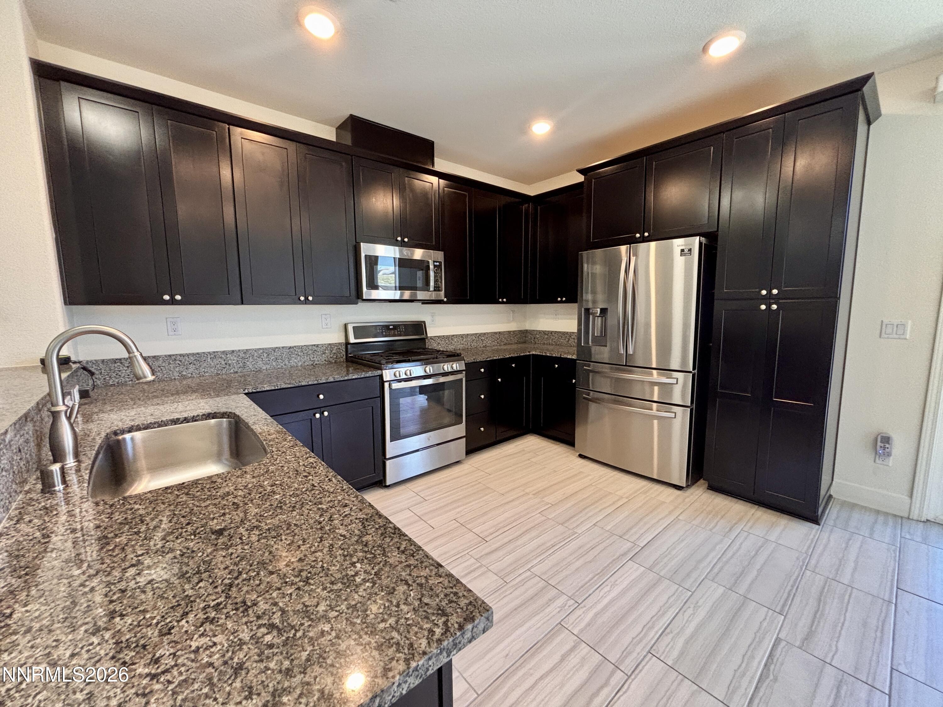 2093 Marcus Way Sparks, NV 89436 - Photo 5 of 25 IMG_5808