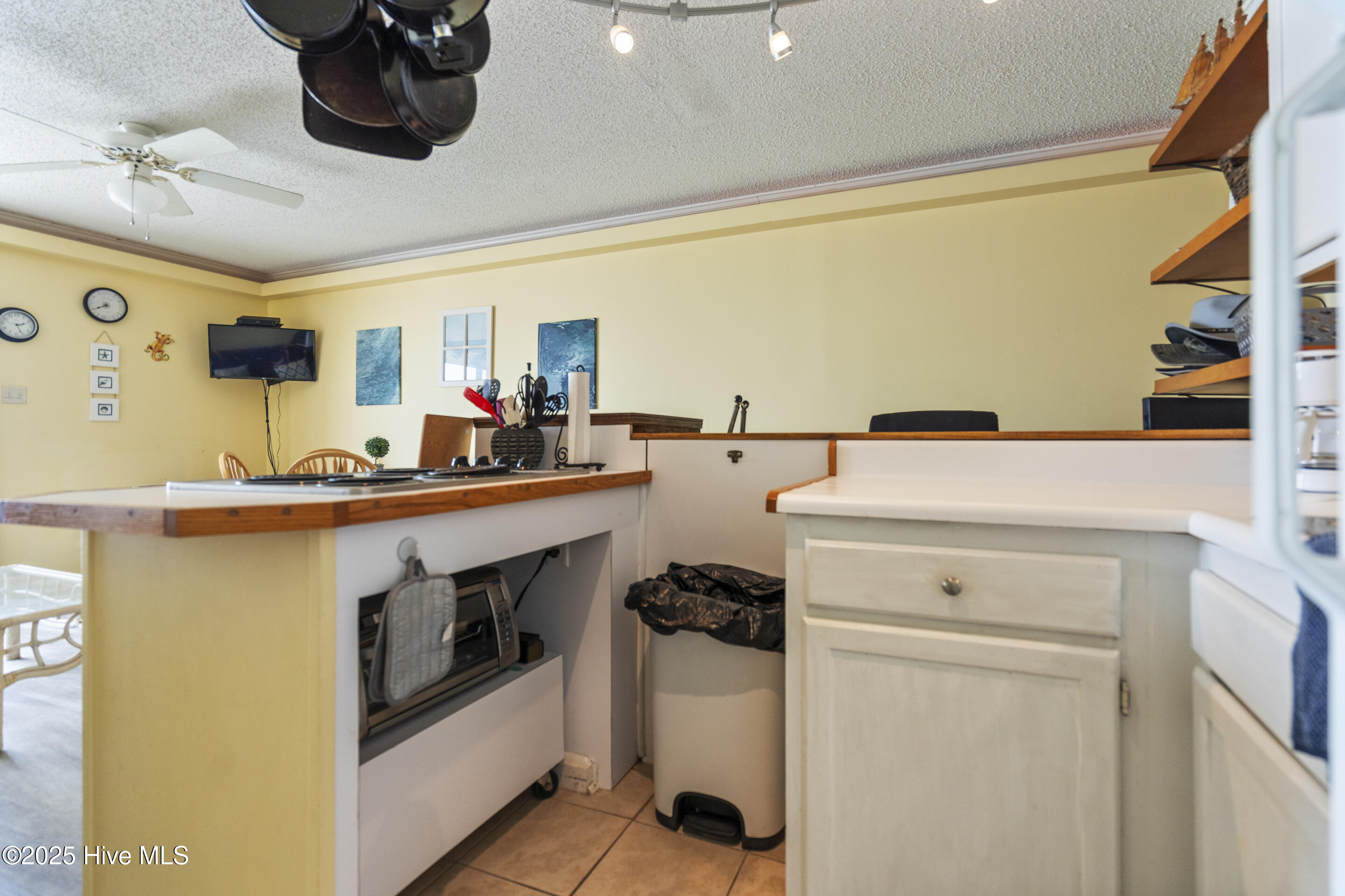 2264 New River Inlet Road, Unit 304 North Topsail Beach, NC 28460 - Photo 8 of 40 mls-DSC03451