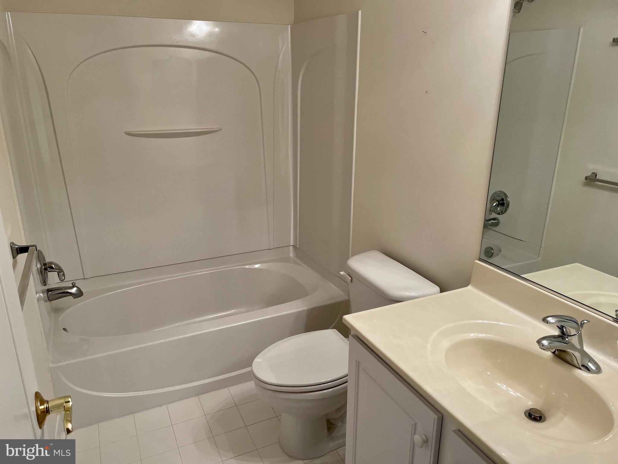 8258 Academy Road, Unit 6 Ellicott City, MD 21043 - Photo 20 of 36 Full bath #2 on 2nd Floor