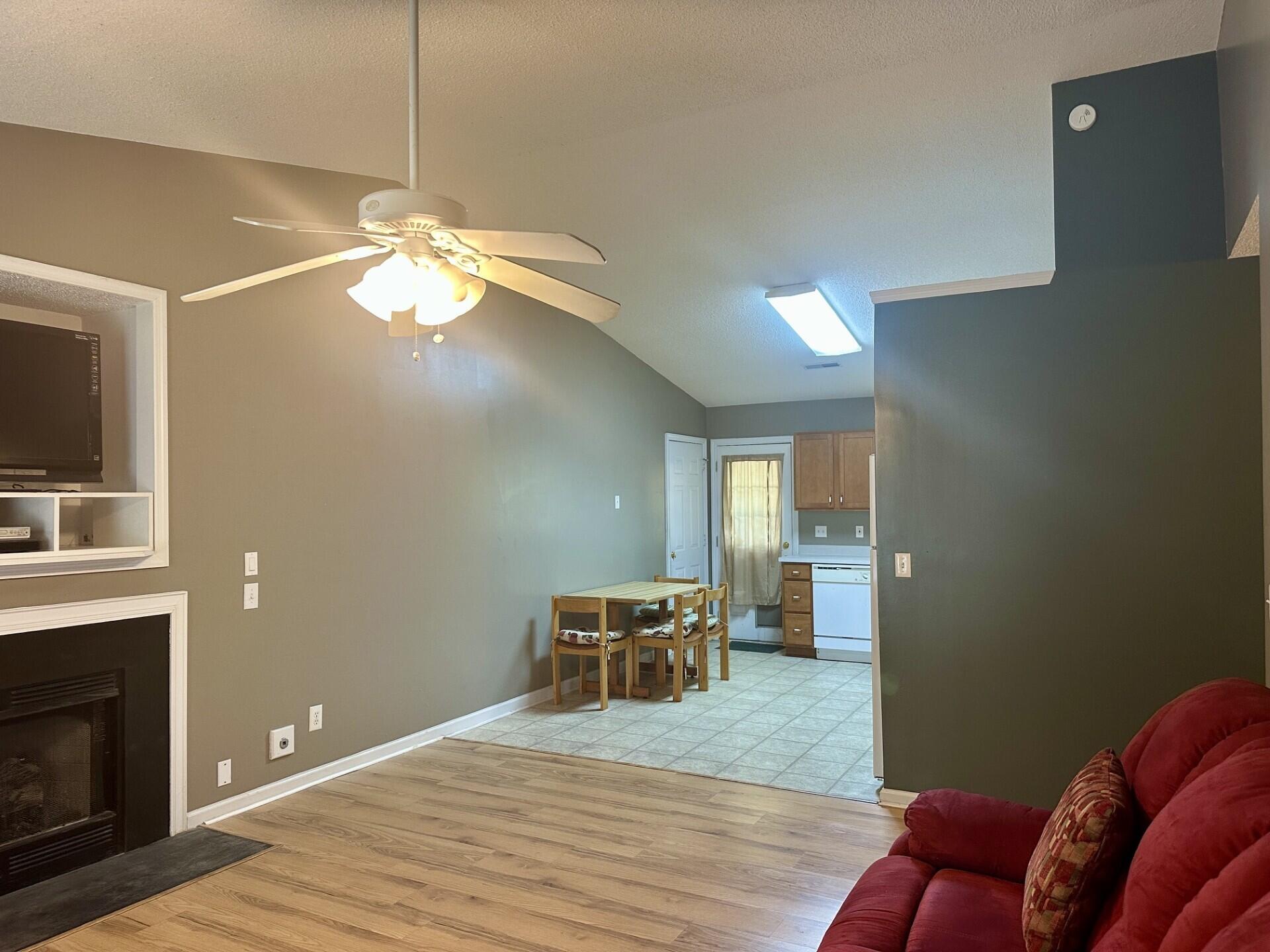 142 Paddock Way Summerville, SC 29486 - Photo 4 of 15