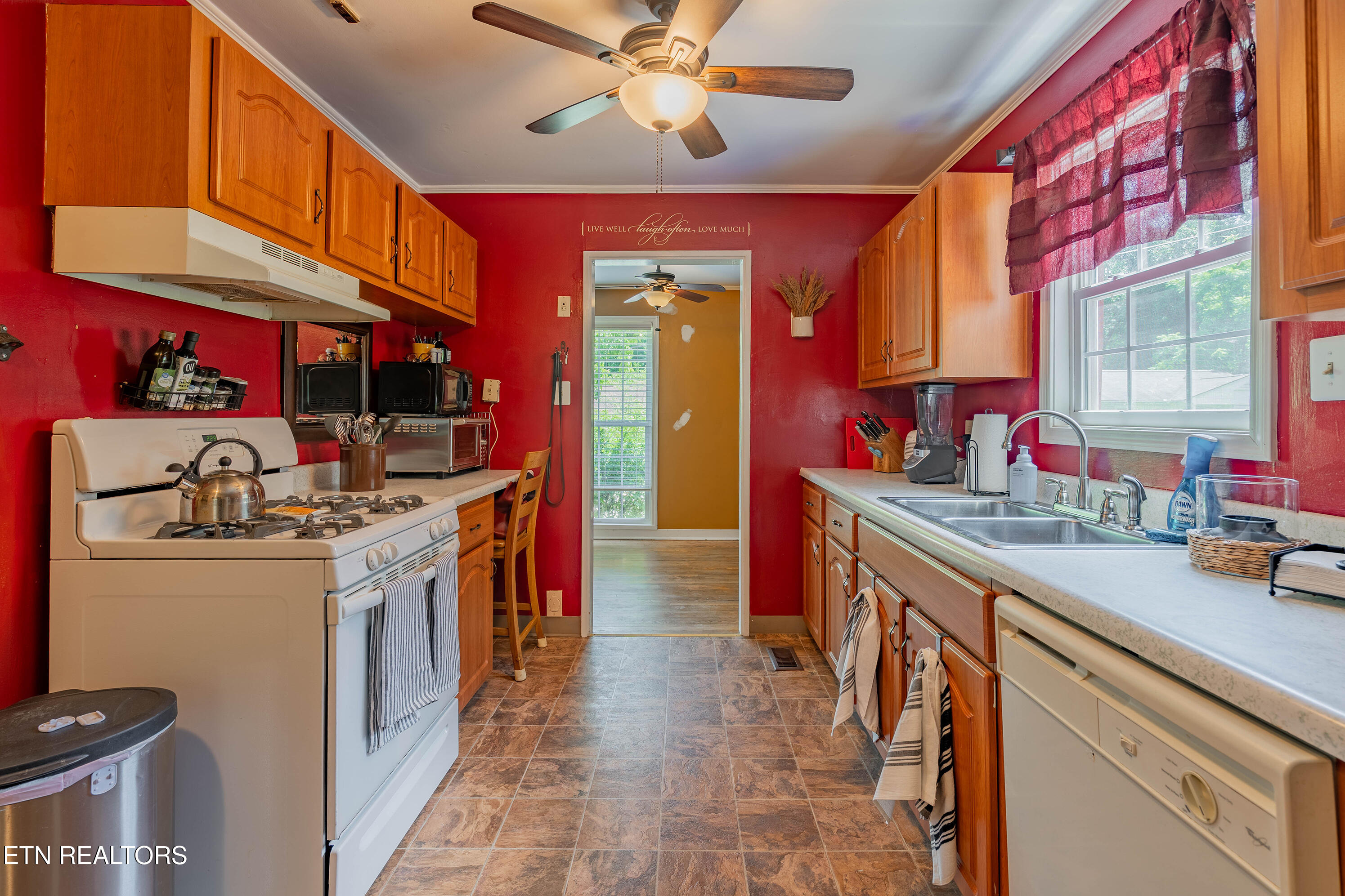 116 Amherst Lane Oak Ridge, TN 37830 - Photo 8 of 29 A7300649-HDR