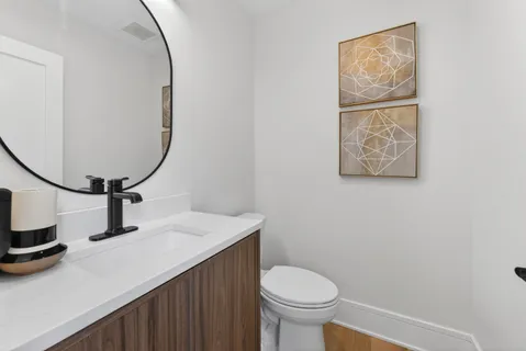 $1,150,000 | 1728 North Sawyer Avenue, Unit B, Chicago, IL 60647
