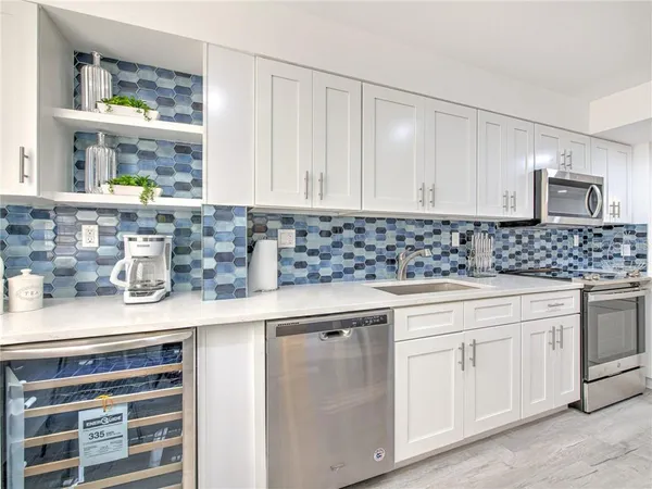 $6,000 | 522 Bayport Way, Unit 522, Longboat Key, FL 34228