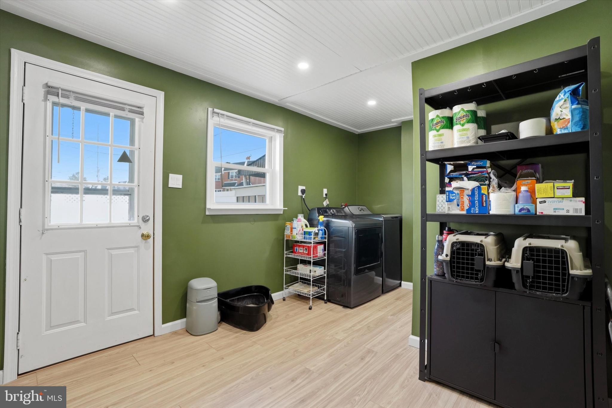 425 Righter Street Philadelphia, PA 19128 - Photo 13 of 35 a room with furniture and a wooden floor