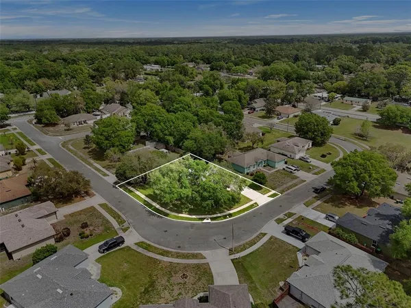 $285,000 | 415 Deanna Circle, DeLand, FL 32724