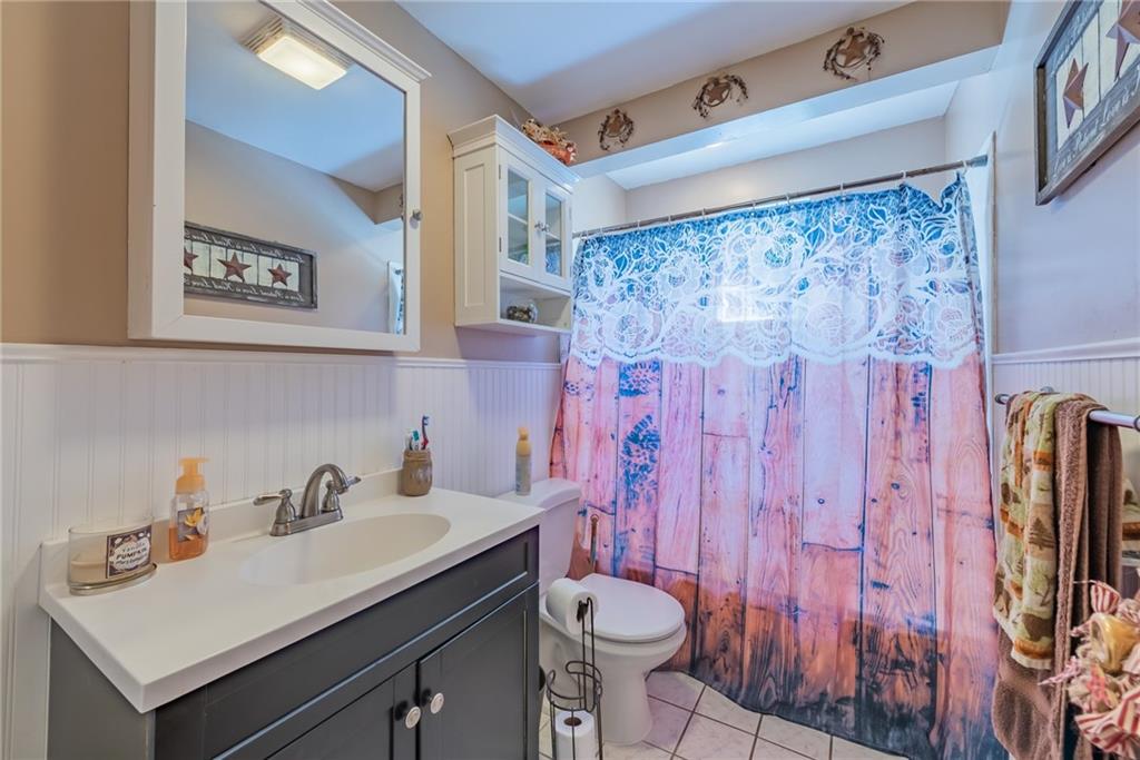 236 McWilliams Road Trafford, PA 15085 - Photo 13 of 25 Main floor bath