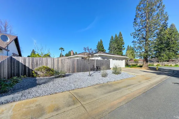 $550,000 | 1660 Stabler Lane, Yuba City, CA 95993