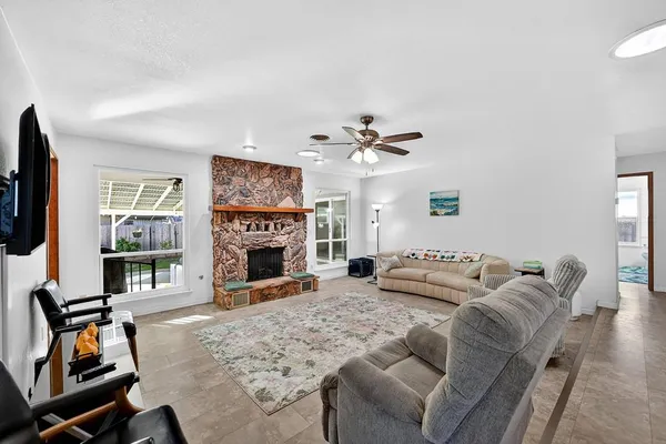 $550,000 | 1660 Stabler Lane, Yuba City, CA 95993