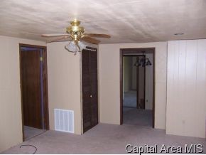 902 Main Roodhouse, IL 62082 - Photo 3 of 6