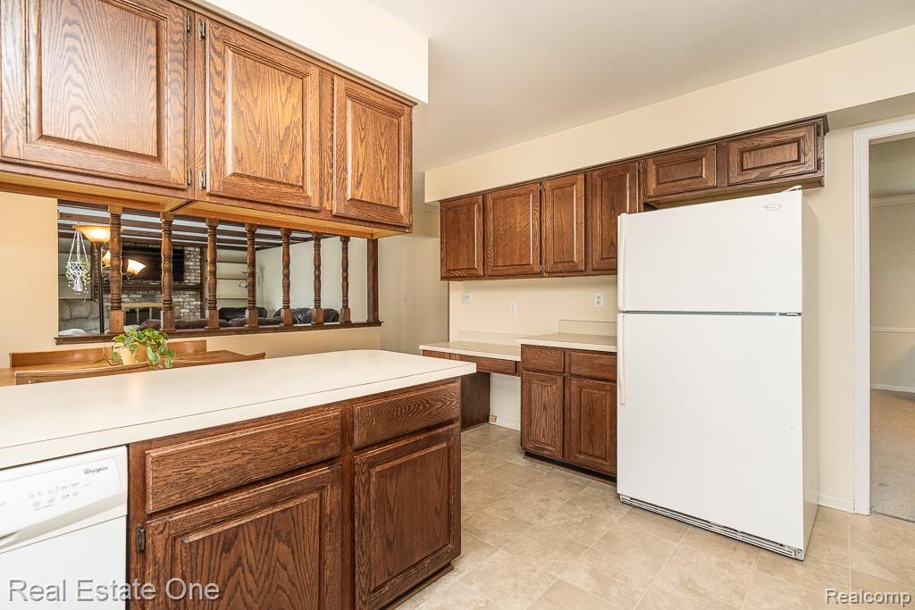2355 Hillendale Drive Rochester, MI 48309 - Photo 11 of 44 2355 Hillendale_MLS-022.jpg