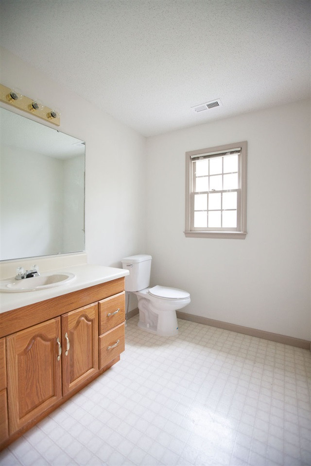 7923 Footman Way Raleigh, NC 27615 - Photo 16 of 19 Guest Bathroom