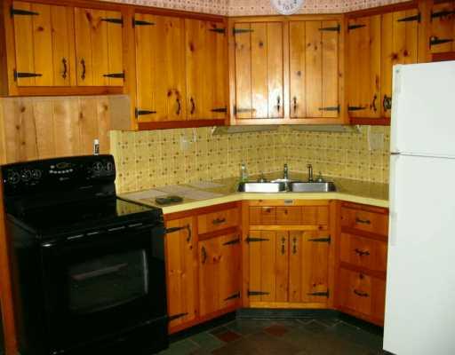 435 Eagle Mill Road Butler, PA 16001 - Photo 6 of 8 Kitchen.