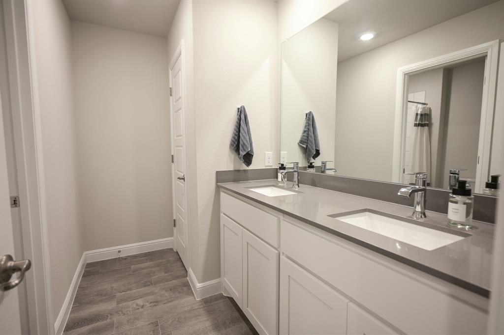 725 Golden Gate Pk Road Alvarado, TX 76009 - Photo 21 of 35 Double sink in Bathroom