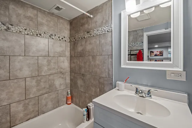 $285,000 | 10044 South La Salle Street, Chicago, IL 60628