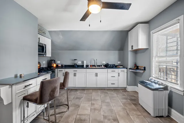 $285,000 | 10044 South La Salle Street, Chicago, IL 60628