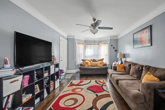 $285,000 | 10044 South La Salle Street, Chicago, IL 60628