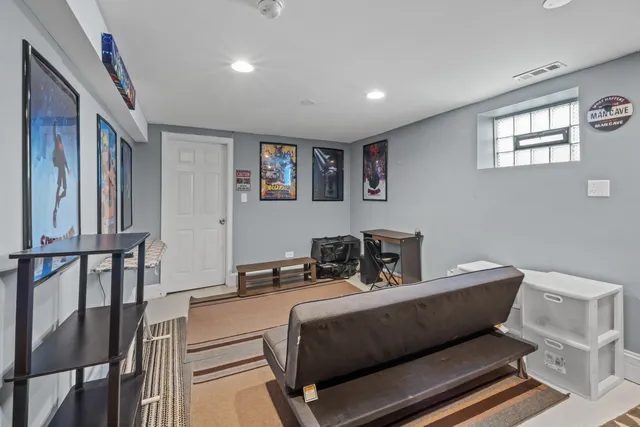 $285,000 | 10044 South La Salle Street, Chicago, IL 60628