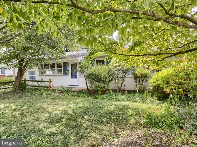 $359,999 | 116 Conodoguinet Avenue, Camp Hill, PA 17011