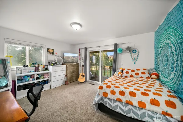 $899,900 | 530 South Lynn Avenue, East Wenatchee, WA 98802