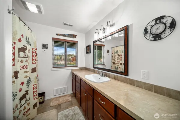 $899,900 | 530 South Lynn Avenue, East Wenatchee, WA 98802