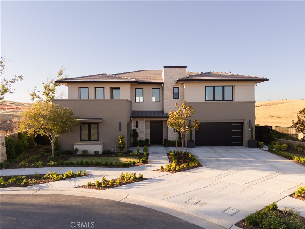 940 Terrace Place Madera, CA 93636 - Photo 2 of 41