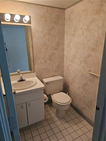 $3,000 | 37 Lawton Brook Lane, Portsmouth, RI 02871