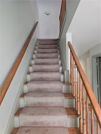$3,000 | 37 Lawton Brook Lane, Portsmouth, RI 02871