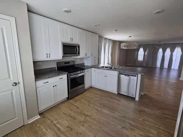 $2,800 | 2480 BELLA Drive, Pingree Grove, IL 60140