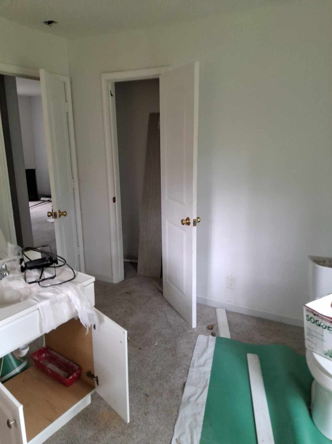 933 Shore Shadow Houston, TX 77336 - Photo 3 of 17 a bathroom with a sink toilet and mirror