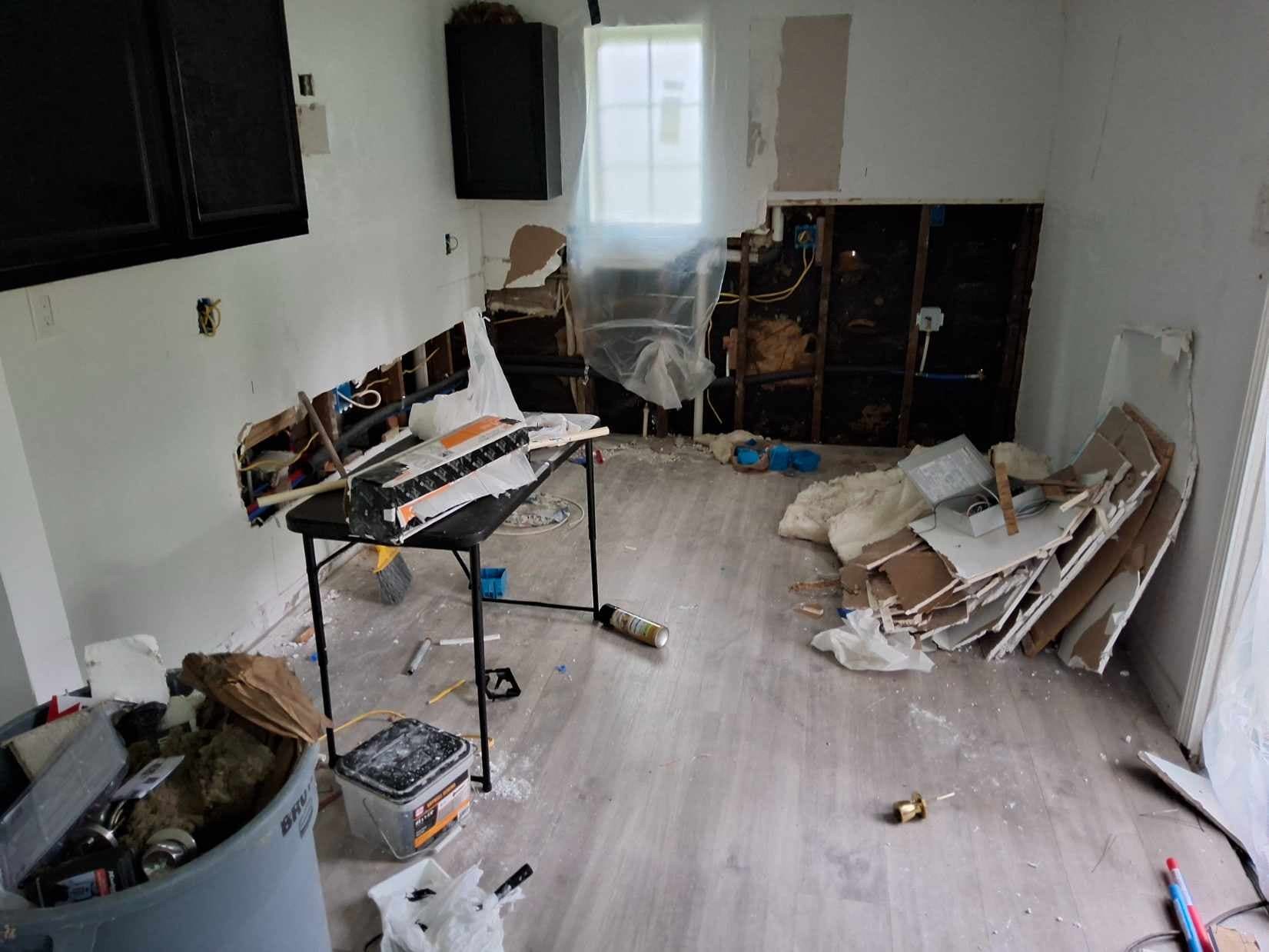 933 Shore Shadow Houston, TX 77336 - Photo 8 of 17 a room with furniture and wooden floor