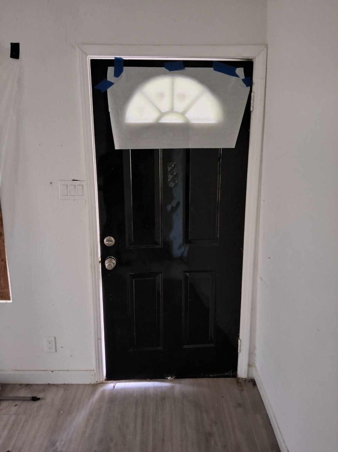 933 Shore Shadow Houston, TX 77336 - Photo 9 of 17 a view of a door