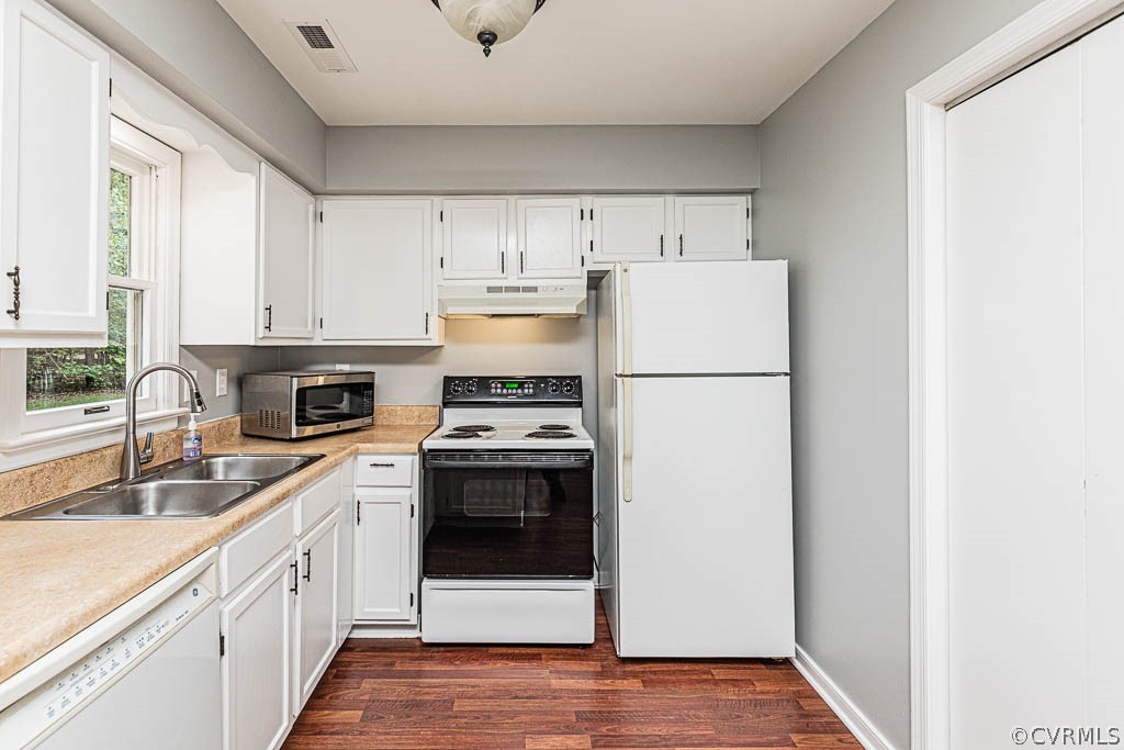 2550 Bethany Church Road Bumpass, VA 23024 - Photo 13 of 39 EAT-IN KITCHEN W/ NEW FLOORING, CEILING FAN, FRESH