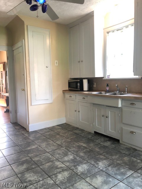 1122 Monument Road Northwest Canton, OH 44703 - Photo 10 of 24