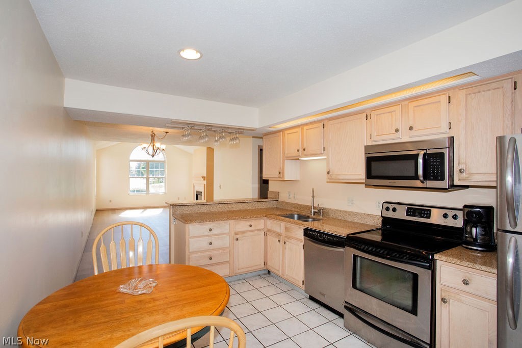 695 East Western Reserve Road Youngstown, OH 44514 - Photo 12 of 28