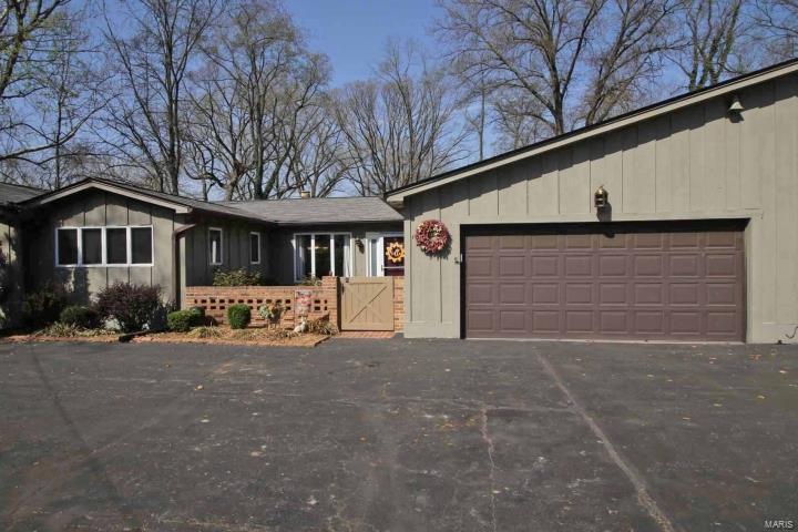1004 Main, Unit B Alton, IL 62002 - Photo 1 of 28 Gallery Image 1