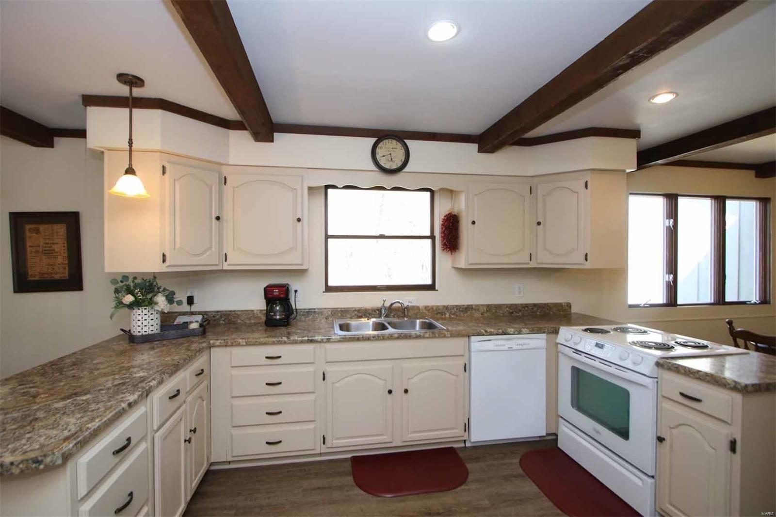 1004 Main, Unit B Alton, IL 62002 - Photo 15 of 28 Gallery Image 15
