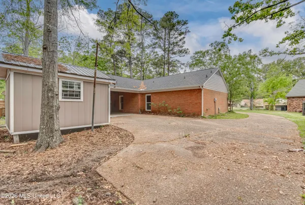 $299,900 | 210 Sandpiper Road, Brandon, MS 39047