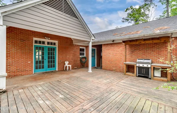 $299,900 | 210 Sandpiper Road, Brandon, MS 39047