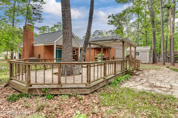 $299,900 | 210 Sandpiper Road, Brandon, MS 39047